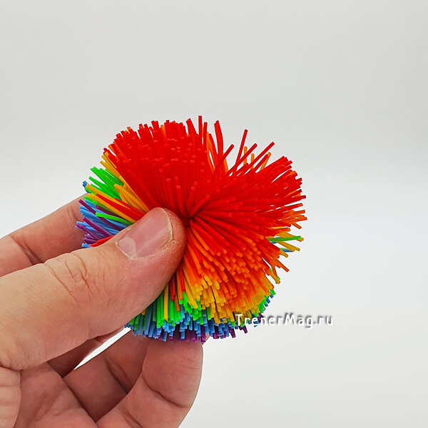 Мяч Куш болл (Koosh Ball, радужный) 7см в магазине ТренерШоп Мяч Куш болл (Koosh Ball, радужный) 7см для